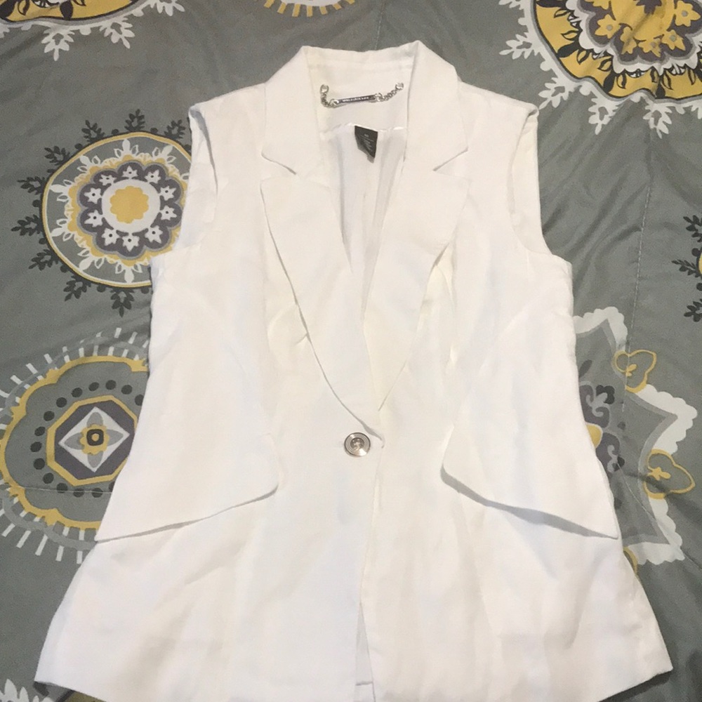 White super cute vest
